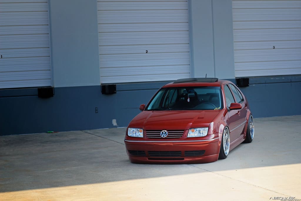 2008 Volkswagen Jetta with 18x8.5 wheels