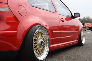 2006 Volkswagen Golf with 17x9.5 wheels