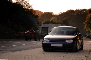 2006 Volkswagen Golf with 18x9 wheels