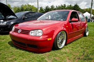 2006 Volkswagen Golf with 18x8 wheels