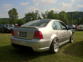 2005 Volkswagen Jetta with 18x9 wheels