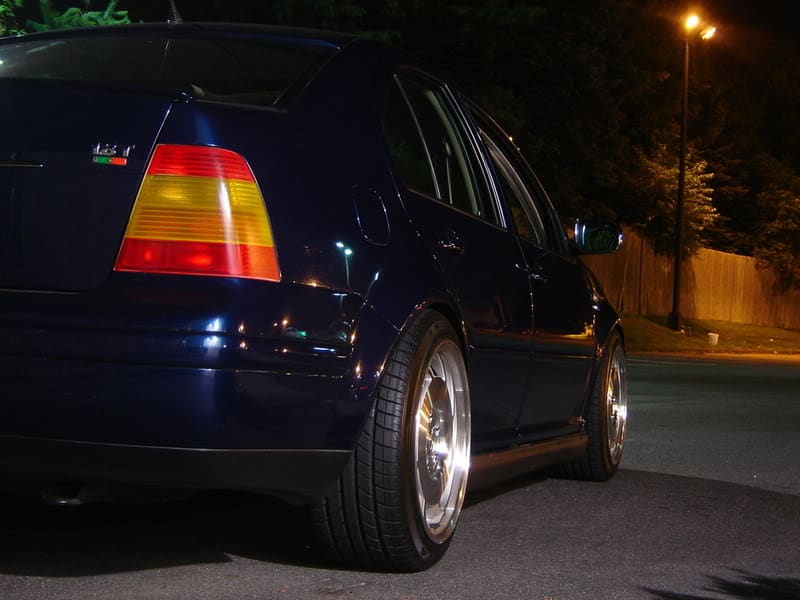 2007 Volkswagen Jetta with 17x8.5 Bora Azul wheels