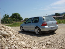 2006 Volkswagen Jetta with 17x7 wheels