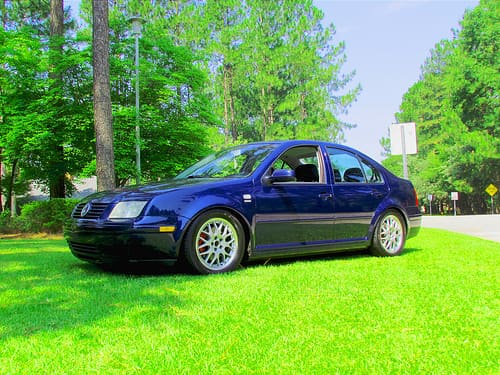 2007 Volkswagen Jetta with 16x6.5 wheels