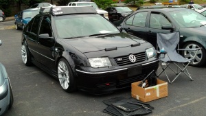 2006 Volkswagen Jetta with 18x8.5 wheels