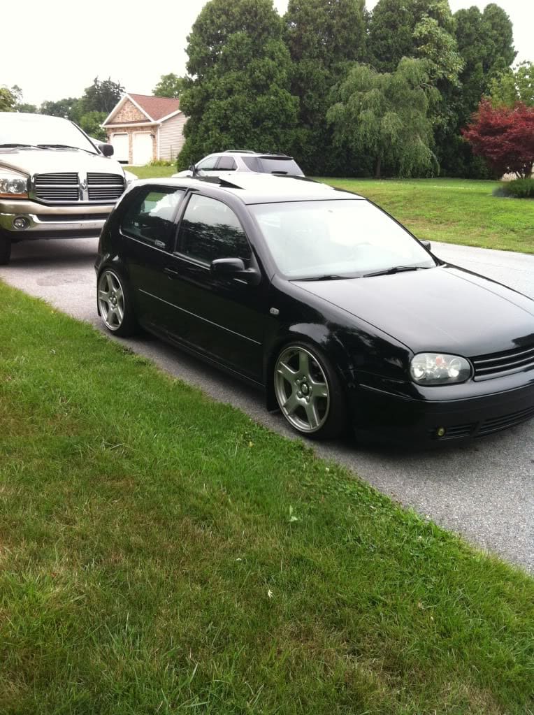 2005 Volkswagen Golf with 18x9.5 wheels