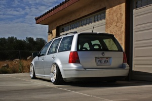 2005 Volkswagen Jetta with 17x8 wheels