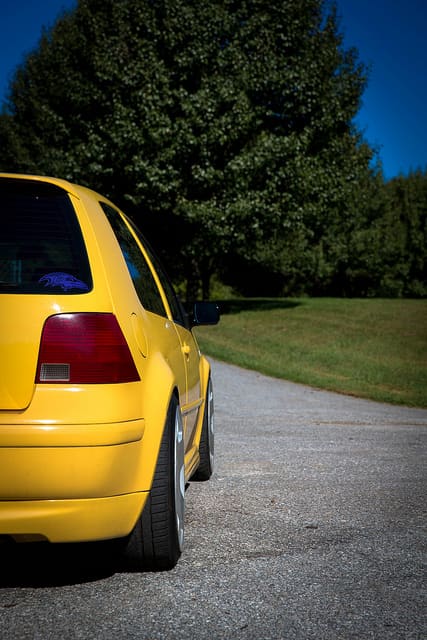2006 Volkswagen Jetta with 18x8.5 wheels