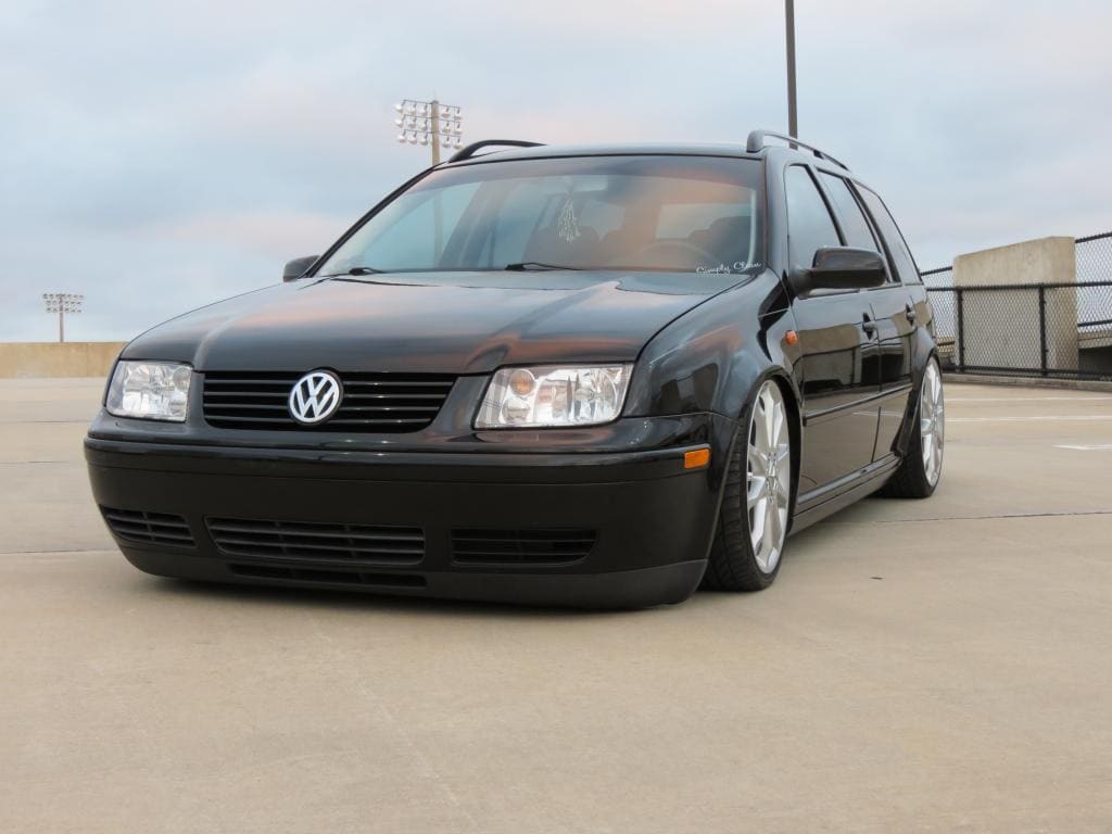 2005 Volkswagen Jetta with 18x8 wheels