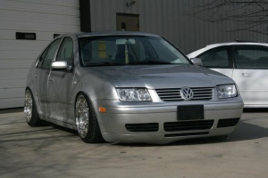 2006 Volkswagen Jetta with 17x8.5 wheels