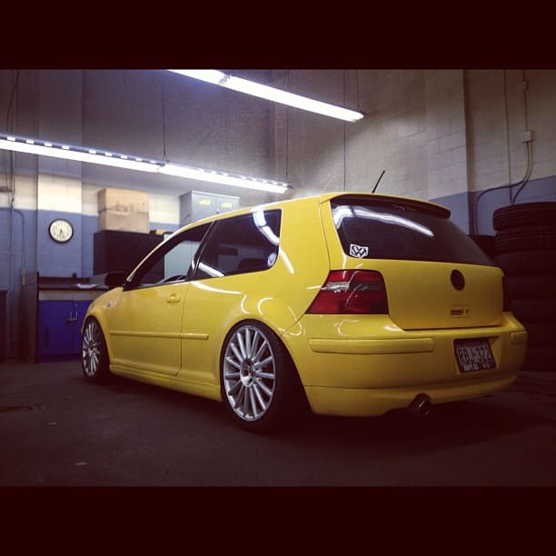 2004 Volkswagen Golf with 18x7.5 wheels