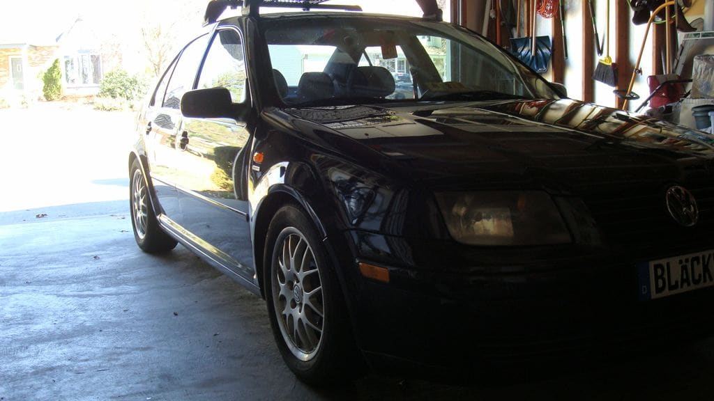 2007 Volkswagen Jetta with 16x6.5 wheels