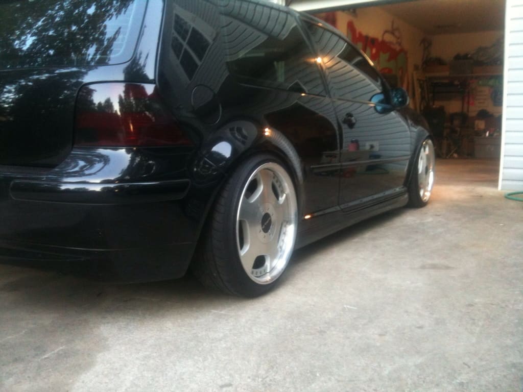 2006 Volkswagen Jetta with 18x8 wheels