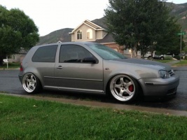 2004 Volkswagen Golf with 18x9.5 wheels