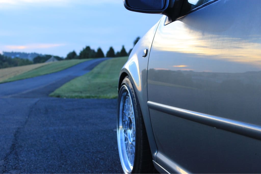 2006 Volkswagen Golf with 18x8 Avant Garde M220 wheels