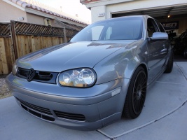2006 Volkswagen Golf with 18x8.5 Rotiform IND-T wheels