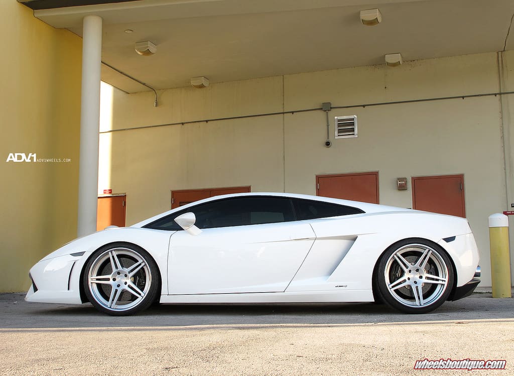 2010 Lamborghini Gallardo with 20x9 ADV05 wheels