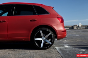 2012 Audi Q5 with 22x10.5 Vossen CV3 wheels
