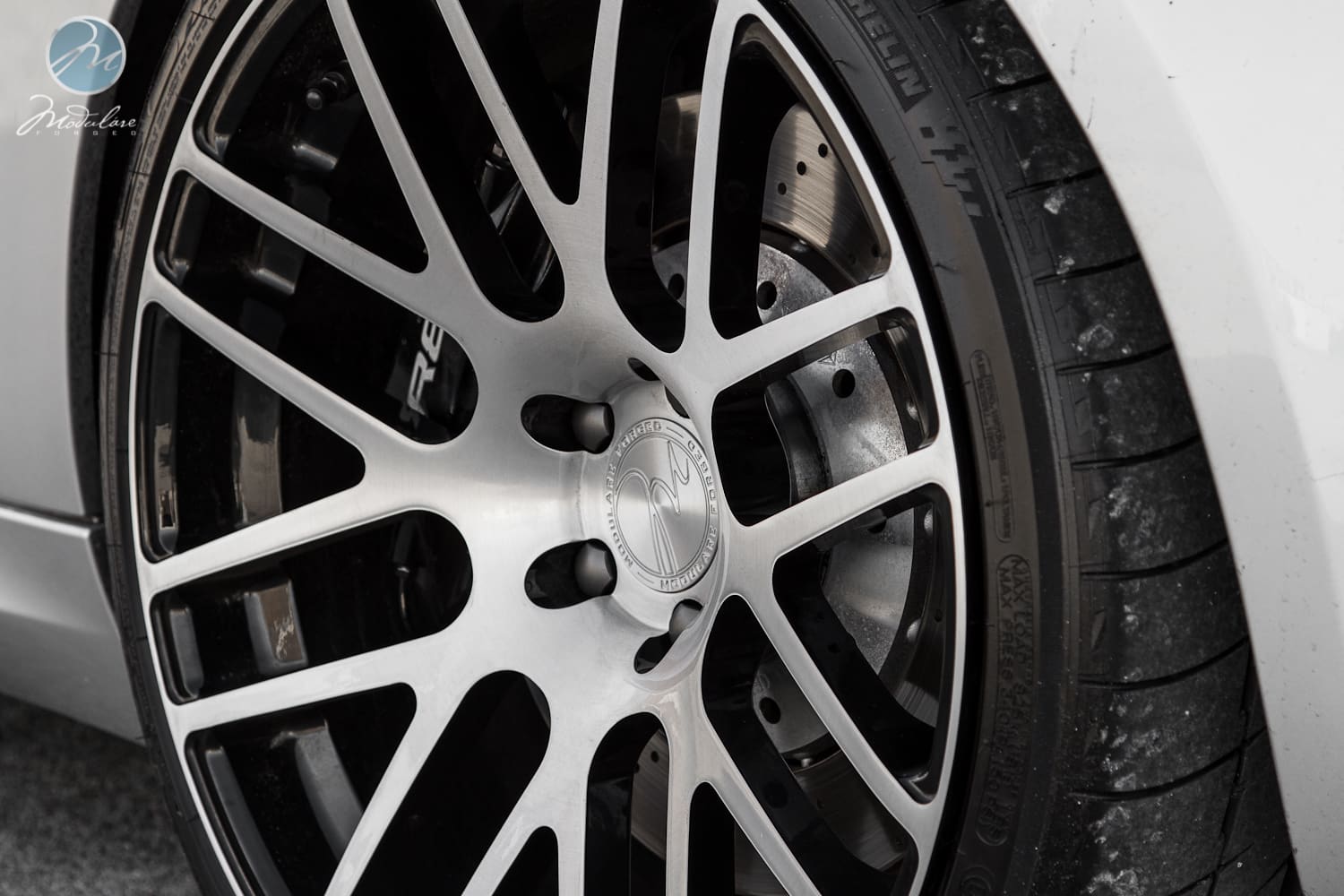 2010 Audi R8 with 20x8.5 Modulare B14 wheels