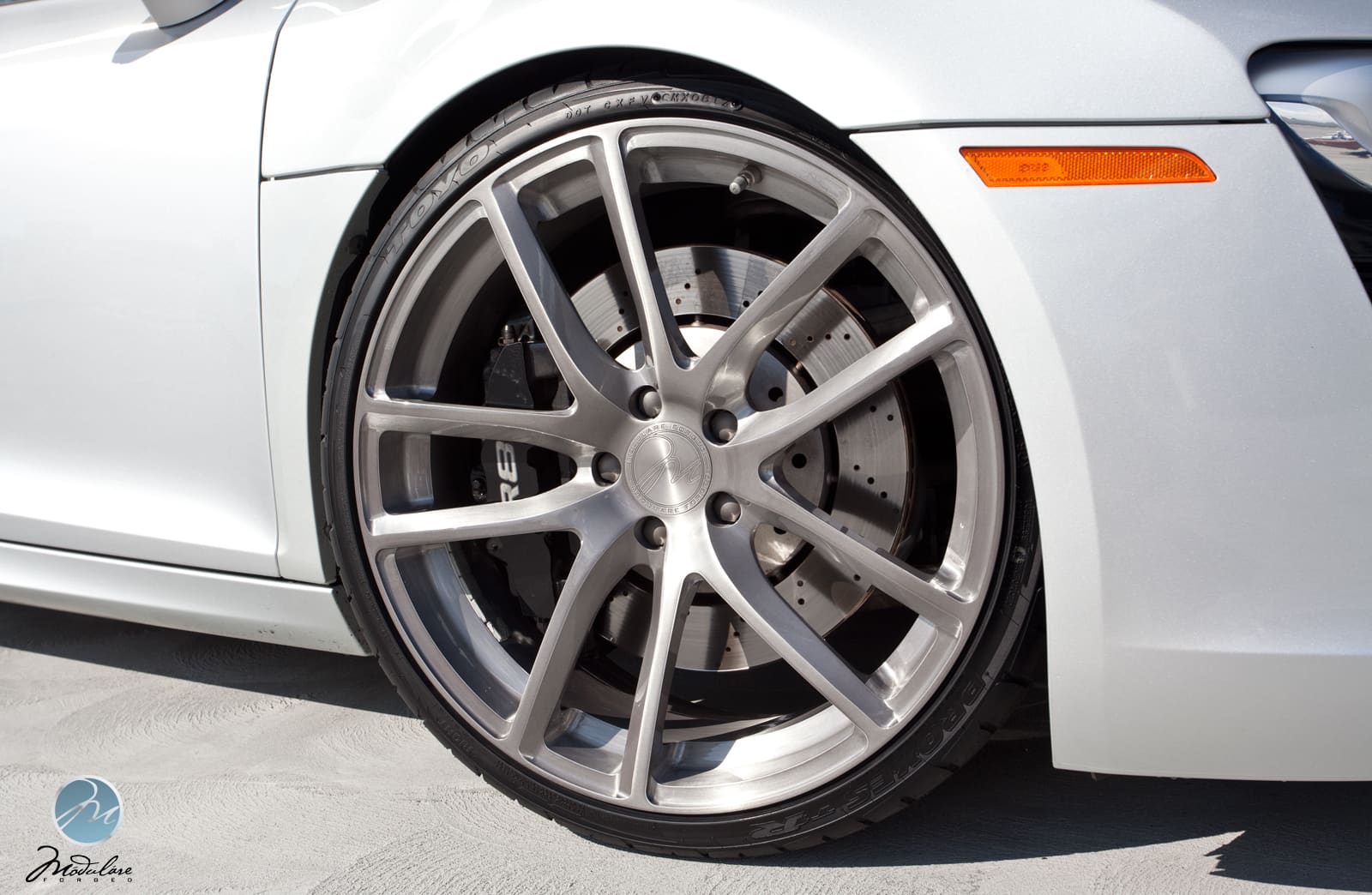 2012 Audi R8 with 20x8.5 Modulare B30 wheels
