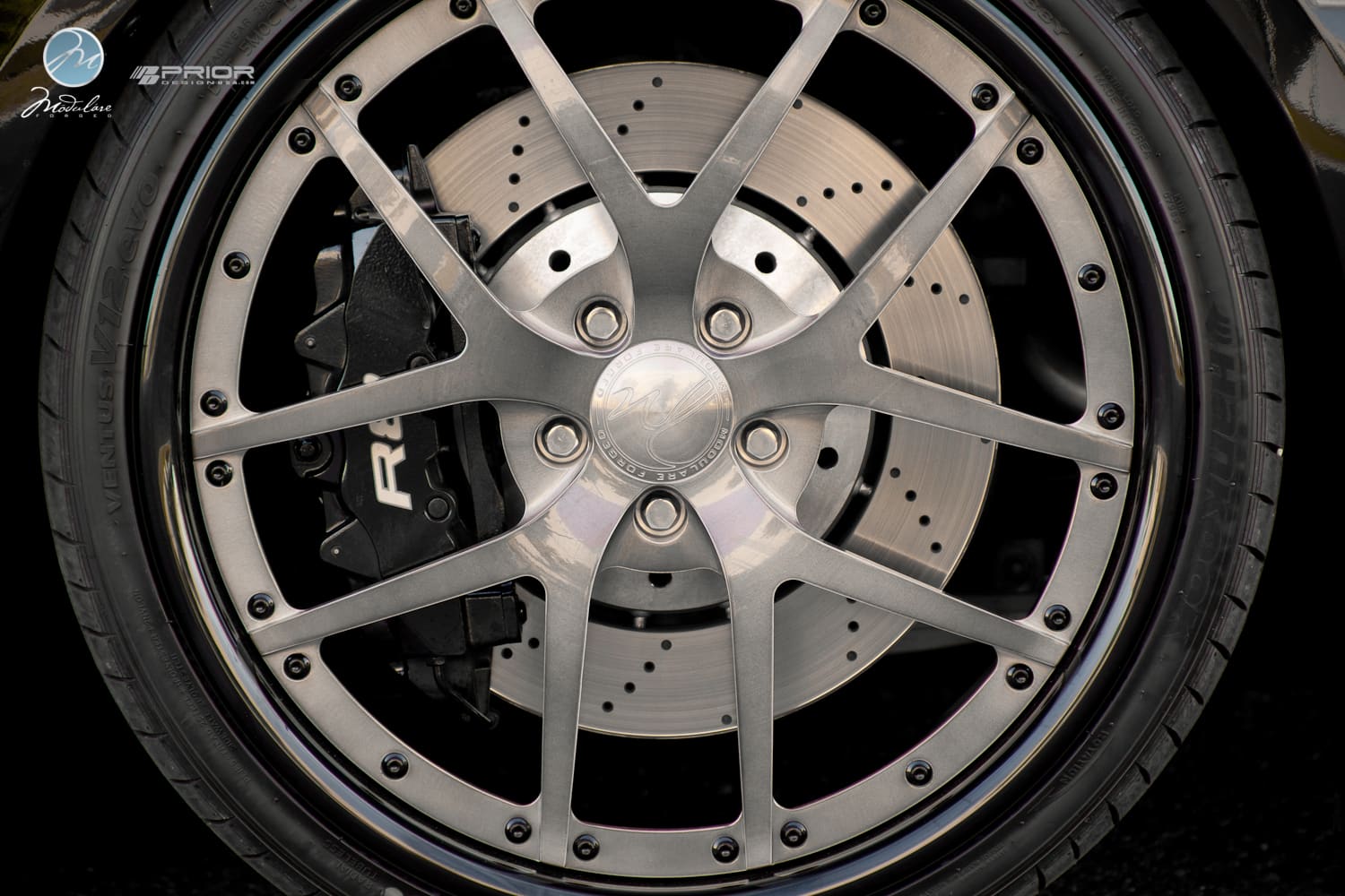 2011 Audi R8 with 20x8.5 Modulare M18 wheels
