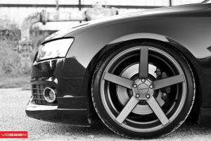 2011 Audi S5 with 20x10.5 Vossen CV3 wheels
