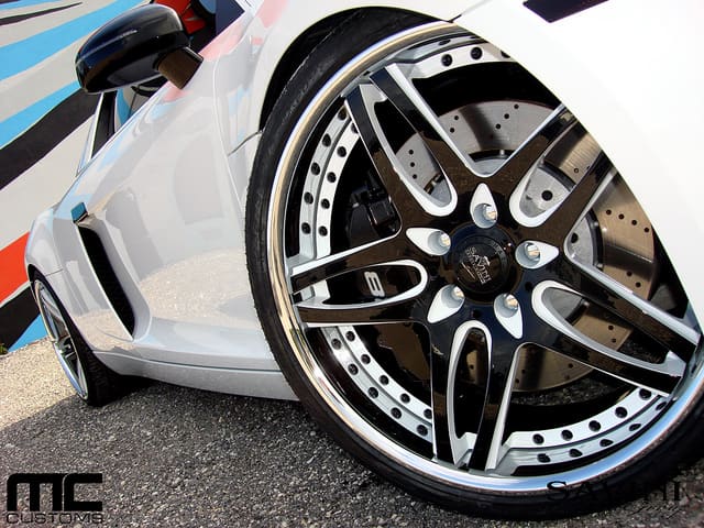2010 Audi R8 with 20x8.5 Savini SV-2 wheels