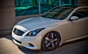 2008 Infiniti G37 with 20x9 Vossen VVS-084 wheels