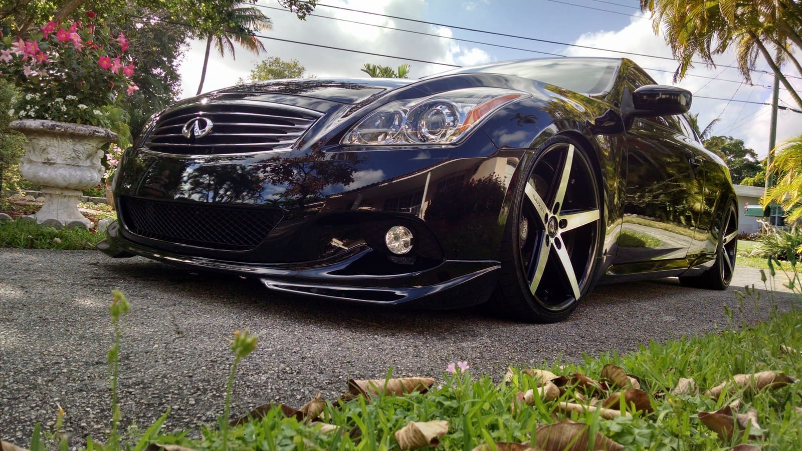 2008 Infiniti G37 with 20x8.5 wheels