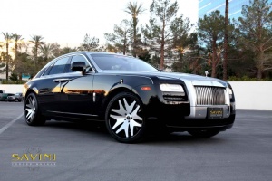 2011 Rolls-Royce Ghost with 22x9.5 Savini SV-36c wheels