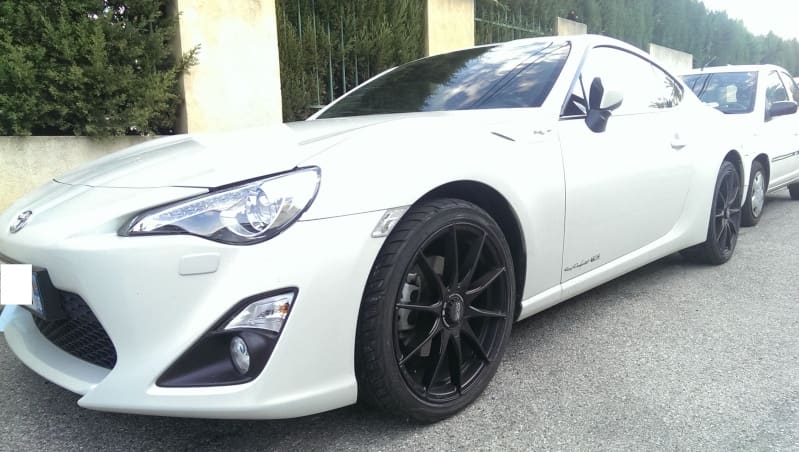 2013 Subaru BRZ with 18x7.5 OZ Formula HLT wheels