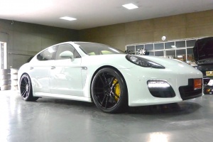 2014 Porsche Panamera with BC Forged HB-R5 wheels