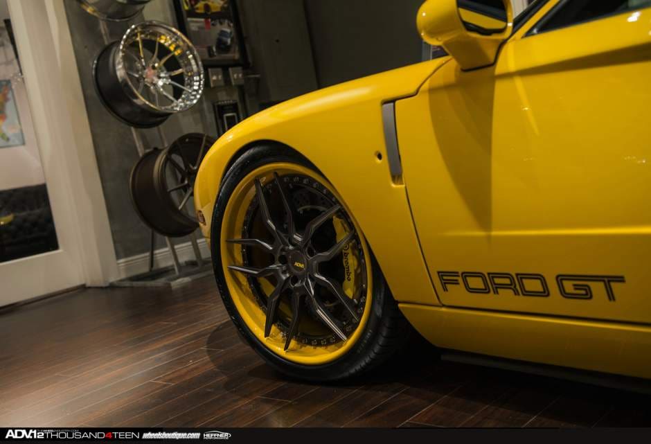2006 Ford GT with 20x10 ADV.1 005TSCS wheels