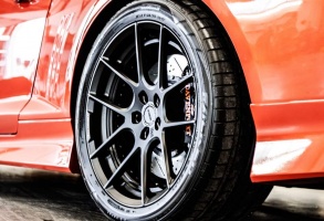 2013 Chevrolet Camaro with 20x9 ADV.1 01 MV2 SL wheels
