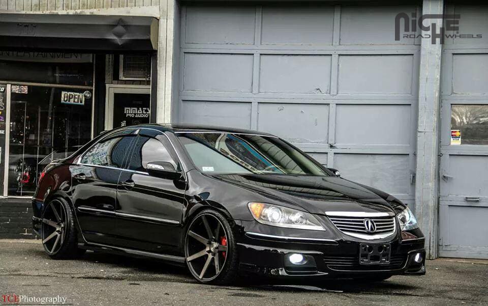 2006 Acura RL with 20x10.5 Verona M150 wheels
