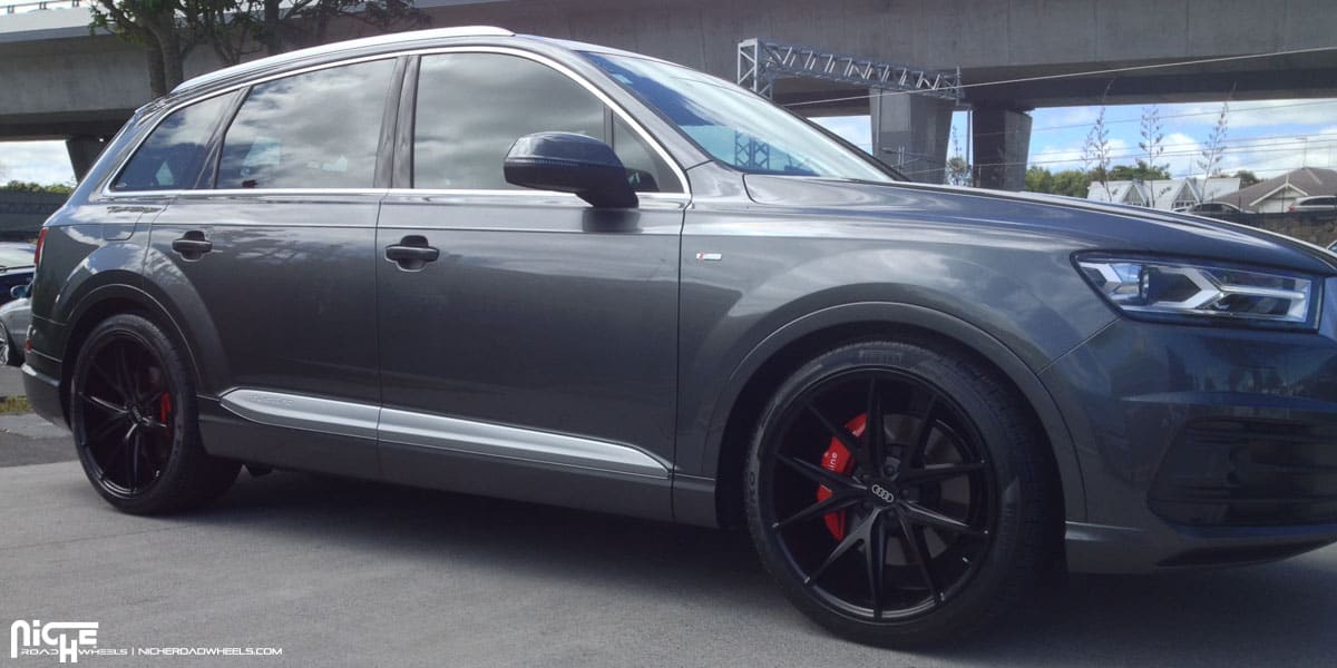 2015 Audi Q7 with 21x10.5 Niche Misano-M117 wheels