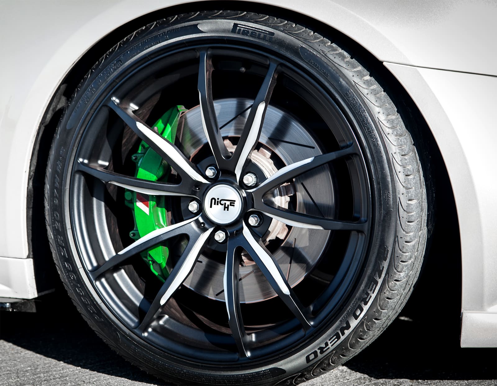 2015 Cadillac CTS-V with 20x9 Niche Monza wheels