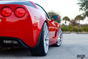 2009 Chevrolet Corvette with 19x8.5 Niche Targa - M131 wheels