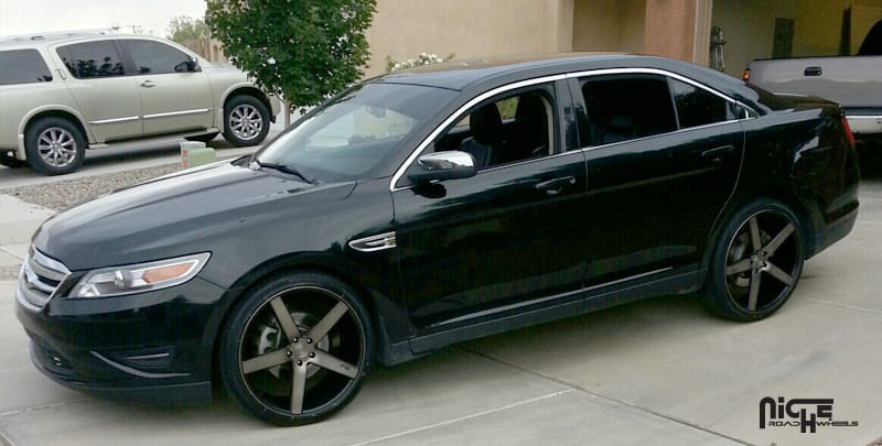 2014 Ford Taurus with Niche Milan - M134 wheels
