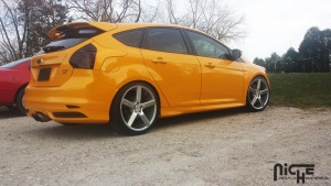 2015 Ford Focus ST with Niche Milan - M135 wheels