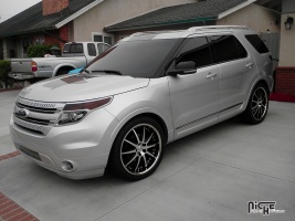 2015 Ford Explorer with 20x9 Niche Spa - M879 wheels