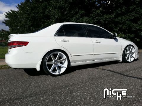 2006 Honda Accord with 20x9 Niche Verona - M151 wheels
