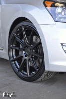 2015 Hyundai Equus with 21x9 Niche Essen - M147 wheels