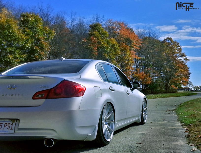 2008 Infiniti G35 with 20x10 Niche Essen - M146 wheels