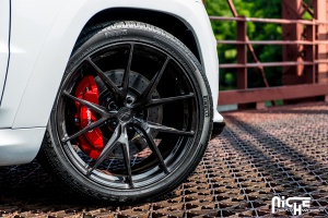 2014 Jeep Grand Cherokee with 22x10.5 Niche Misano wheels