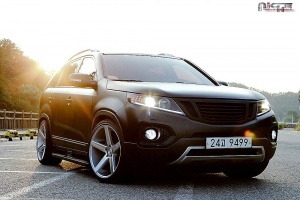 2014 Kia Sorento with Niche Milan - M135 wheels