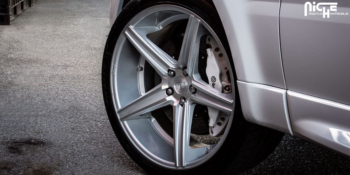 2011 Land Rover Range Rover Sport with 22x10.5 Niche Apex - M125 wheels