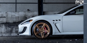 2014 Maserati GranTurismo with 21x9 Niche Mulsane wheels