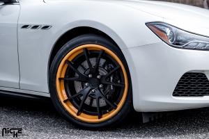 2015 Maserati Ghibli with 20x9 Niche Stüttgart wheels