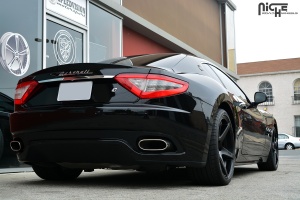 2014 Maserati Quattroporte with 20x8.5 Niche GT-5 - M133 wheels